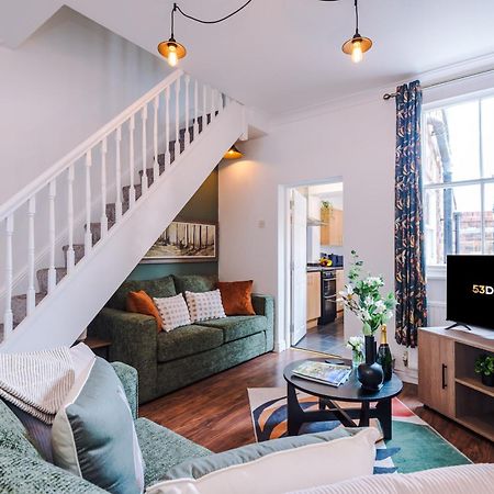 New! Stunning 2-Bed City-Centre Home In Chester By 53 Degrees Property - Ideal For Couples & Groups - Sleeps 6! ภายนอก รูปภาพ