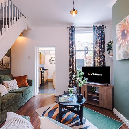 New! Stunning 2-Bed City-Centre Home In Chester By 53 Degrees Property - Ideal For Couples & Groups - Sleeps 6! ภายนอก รูปภาพ