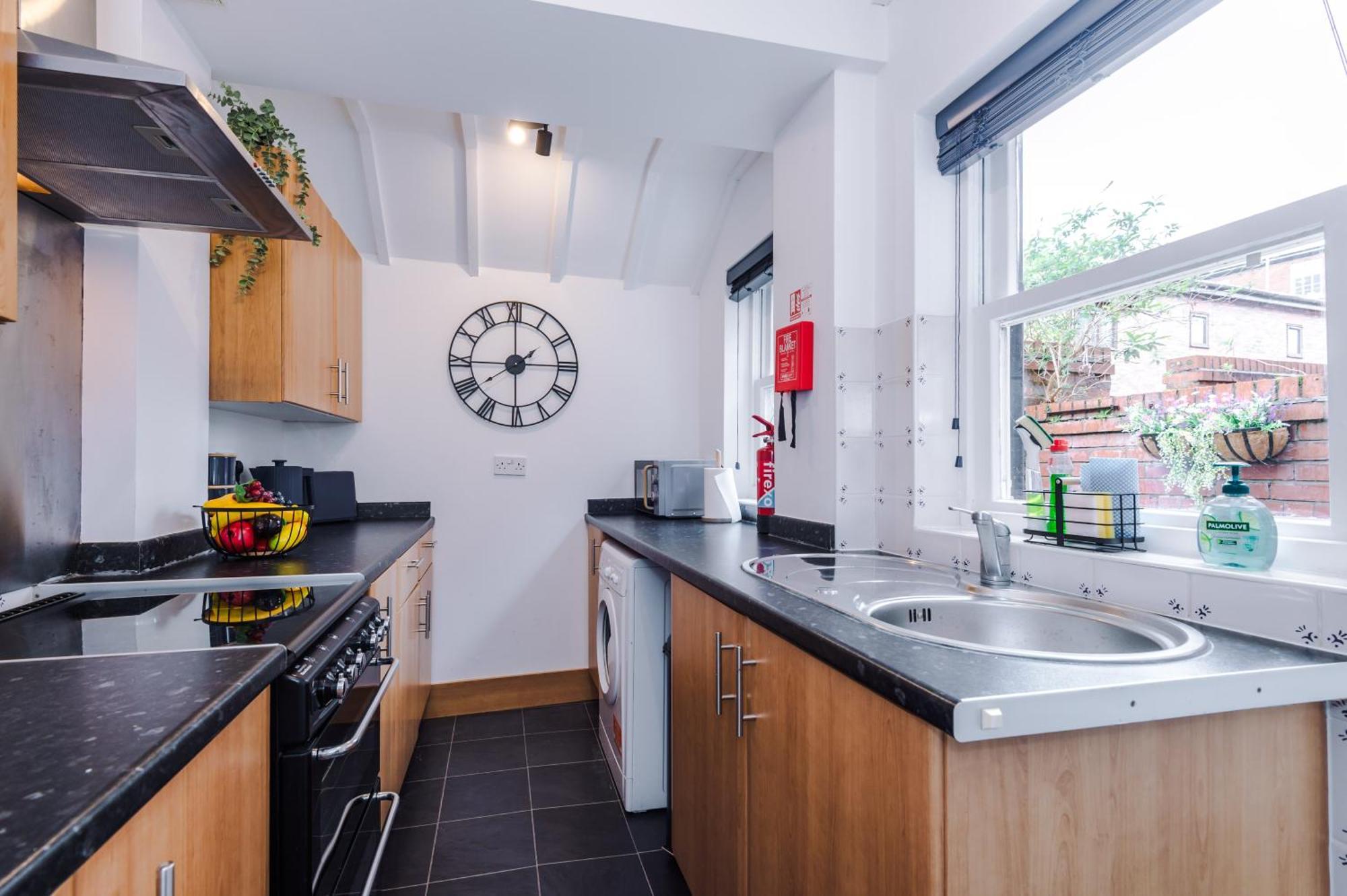 New! Stunning 2-Bed City-Centre Home In Chester By 53 Degrees Property - Ideal For Couples & Groups - Sleeps 6! ภายนอก รูปภาพ