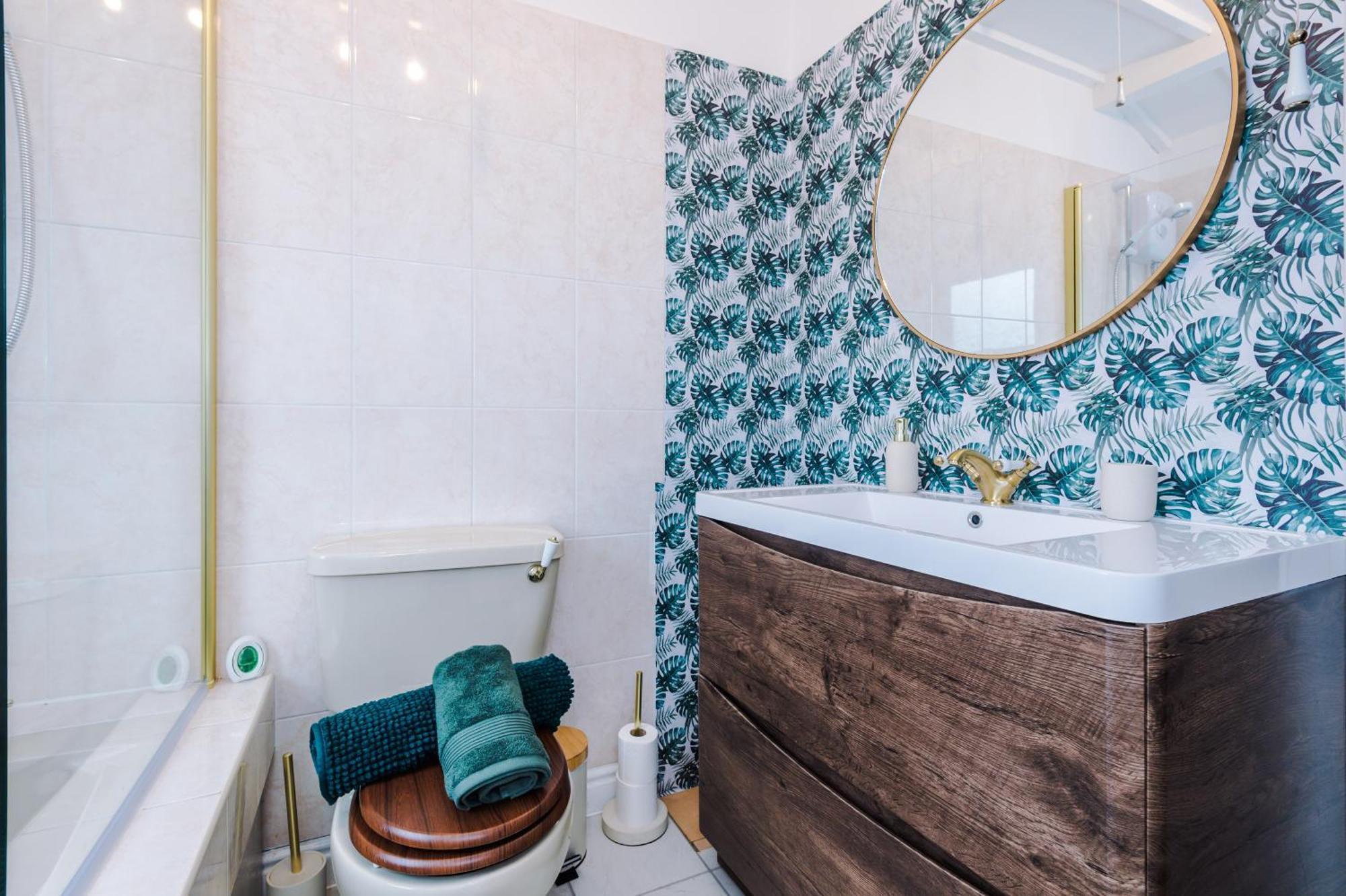 New! Stunning 2-Bed City-Centre Home In Chester By 53 Degrees Property - Ideal For Couples & Groups - Sleeps 6! ภายนอก รูปภาพ